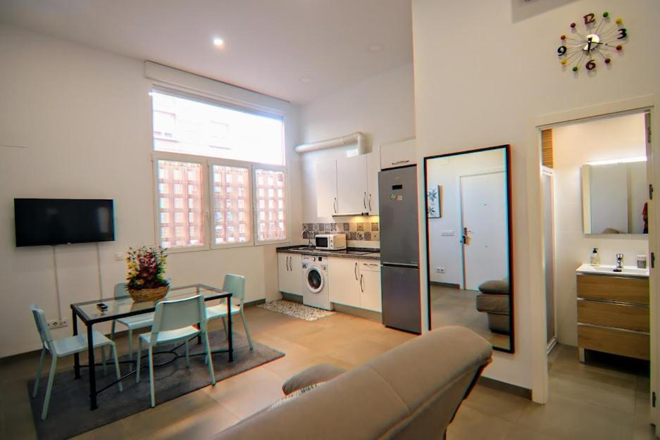 Ferienwohnung Luminoso Apartamento En El Corazon De Triana Sevilla Exterior foto