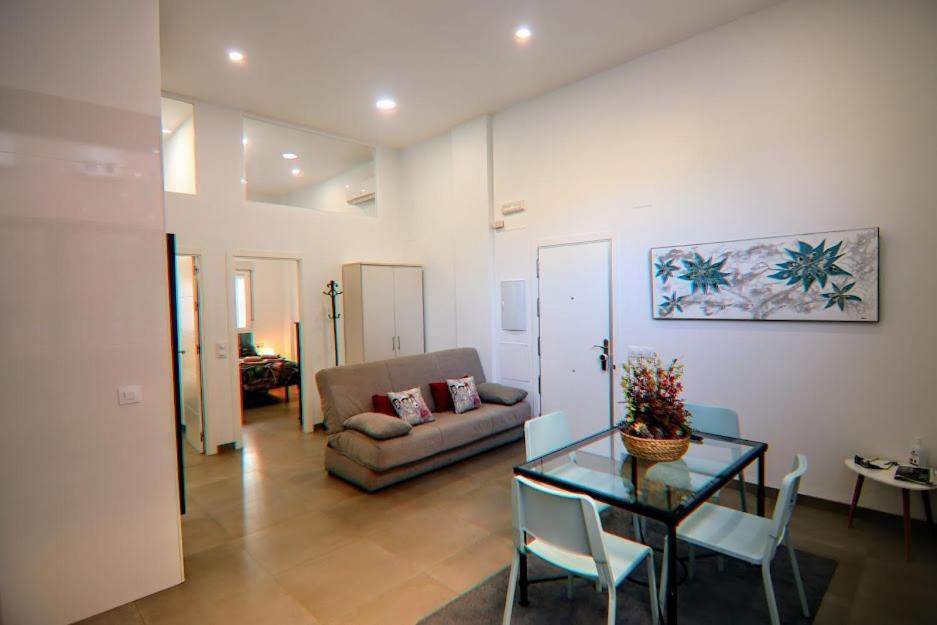 Ferienwohnung Luminoso Apartamento En El Corazon De Triana Sevilla Exterior foto
